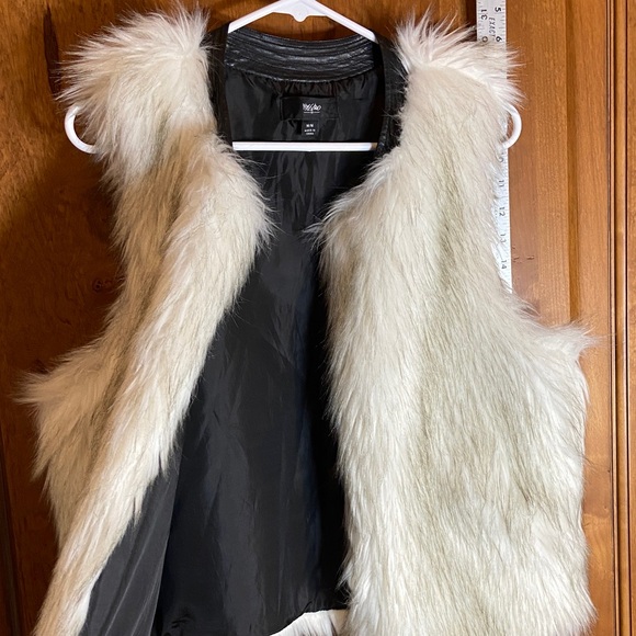 Massimo Faux Fur Vest in Off-White with Gray Highlights - Picture 9 of 11
